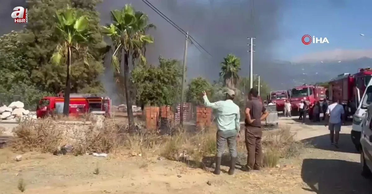 Seydikemer’de kereste deposunda yangın