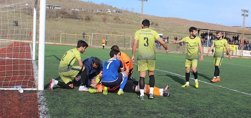 Dili boğazına kaçan kaleci hastanelik oldu