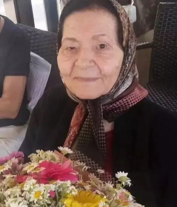 1699947547182.jpeg Yıldız Çağrı Atiksoy'u yıkan ölüm: Seninle koca bir devir kapandı - 2