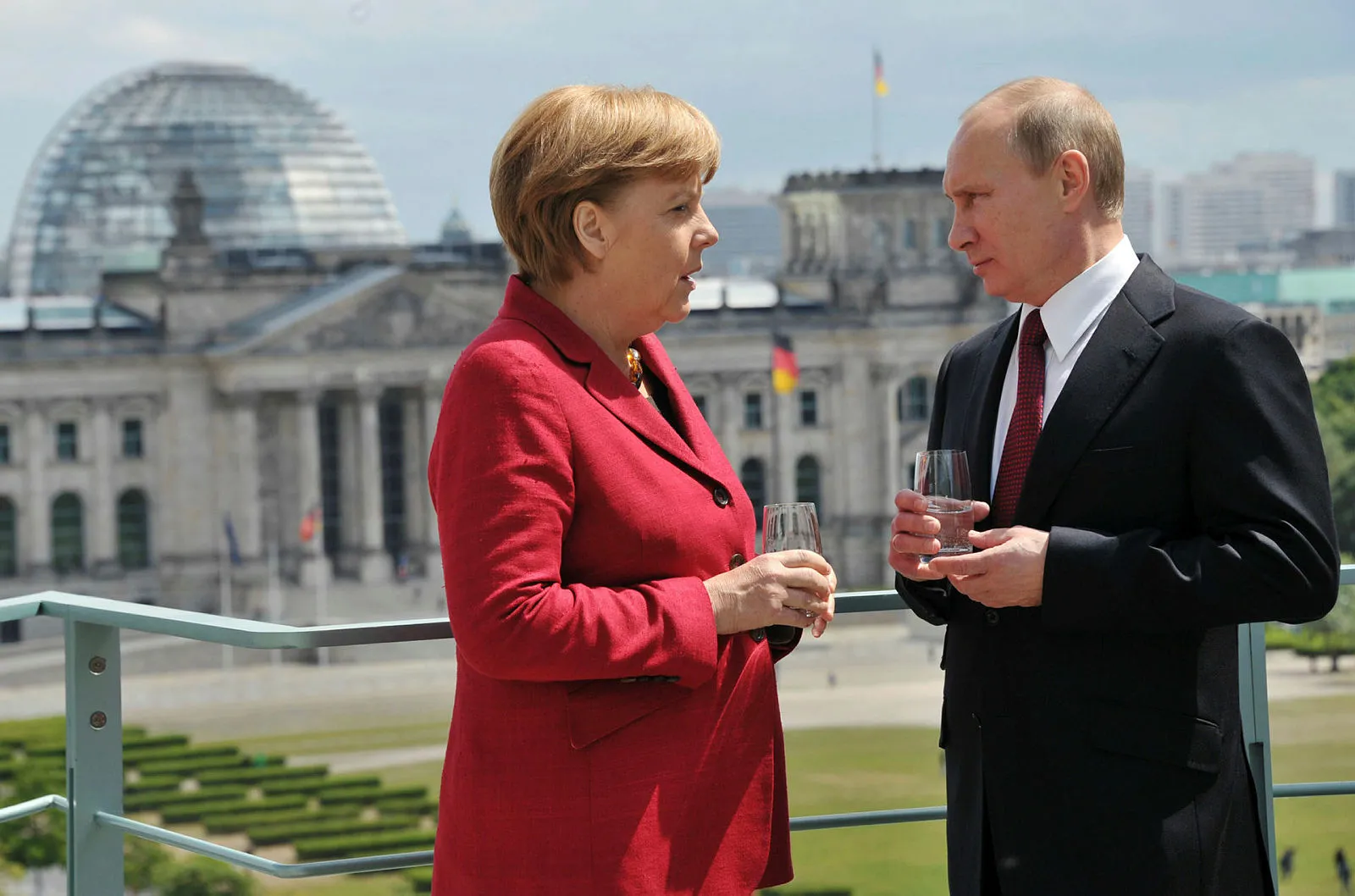 Son dakika: Merkel ve Putin Ukrayna, İran ve Libya'yı görüştü