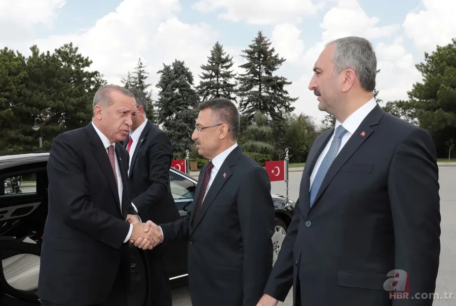 Erdoğan başkanlığında Yüksek Askeri Şura üyeleri Anıtkabir'i ziyaret etti 13