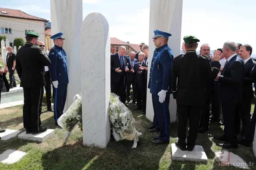 Başkan Erdoğan, Aliya İzzetbegoviç'in kabrini ziyaret etti 16