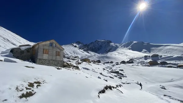 artvinde-yaylalar-beyaza-burundu-kar-kalinligi-40-santimetreyi-buldu-1666948028594.jpg Artvin’de yaylalar beyaza büründü! Kar kalınlığı 40 santimetreyi buldu - 3