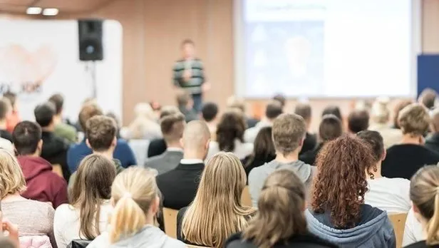 Milyonlarca öğrencinin gündemindeydi YÖK açıkladı! Üniversiteler ne zaman açılacak? Bahar dönemi yüz yüze...