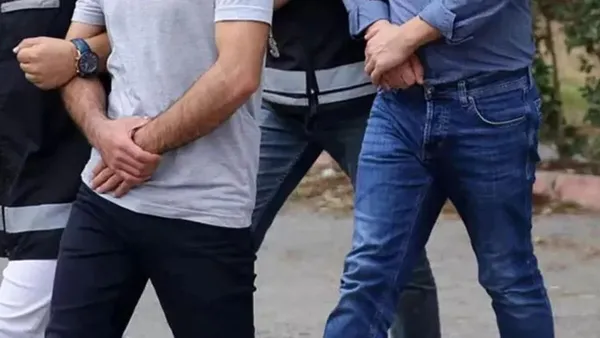Ankara'da peş peşe FETÖ baskını: Dışişleri ve Kara Kuvvetleri yapılanmasına operasyon! Sosyal medya faaliyetlerine darbe - 1