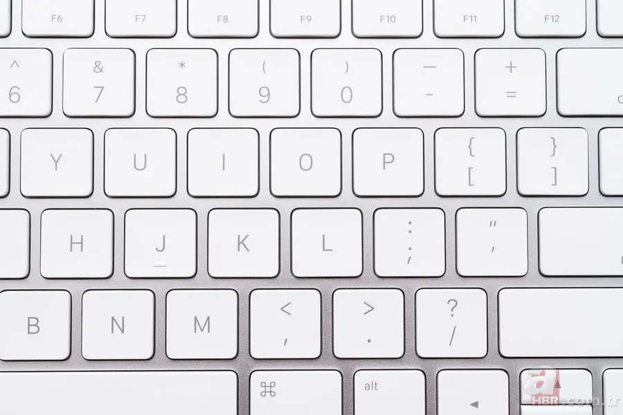 İlk kez duyacaksınız! Meğer klavyedeki J ve F harflerinin üzerindeki çizgiler bu işe yarıyormuş! 2