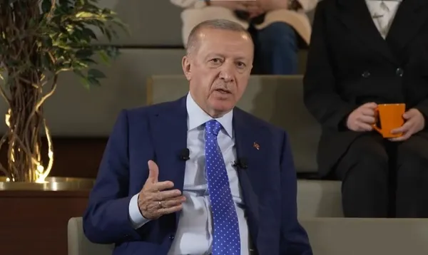 son-dakika-baskan-recep-tayyip-erdogan-millet-kutuphanesinde-genclerle-bulustu-1652955888645.jpeg Son dakika: Başkan Recep Tayyip Erdoğan Millet Kütüphanesi'nde gençlerle buluştu - 7