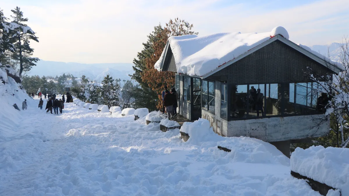 Pakistan'da yoğun kar yağışı: 5 ölü 4 yaralı