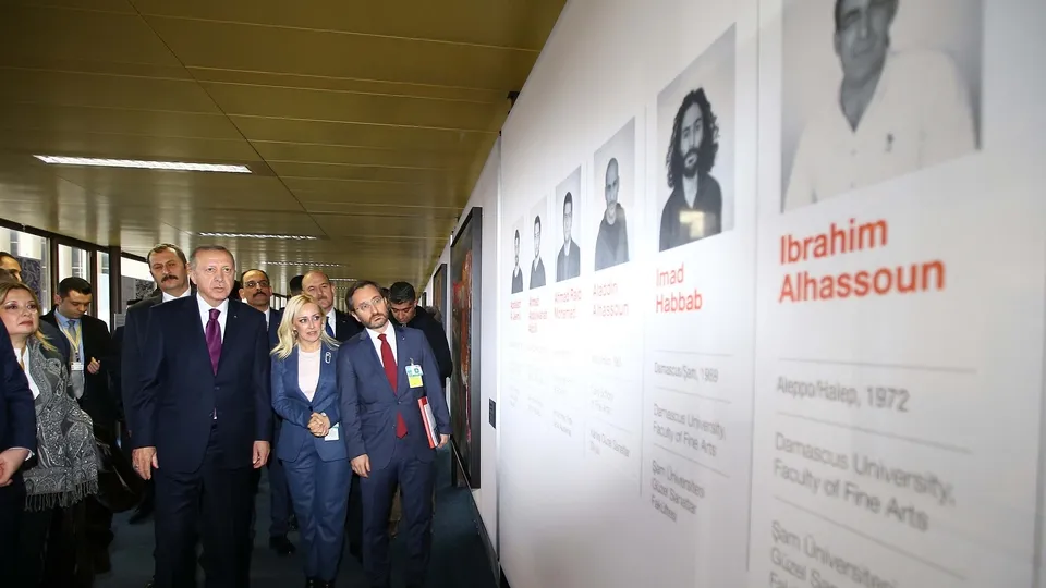Başkan Erdoğan Cenevre'de "Hayat Devam Ediyor, Sanat Devam Ediyor" sergisini gezdi
