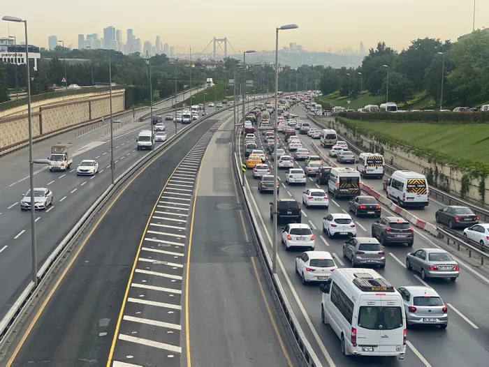 Son dakika: İstanbul'da 31 saatlik kısıtlama sonrası trafik yoğunluğu - 3