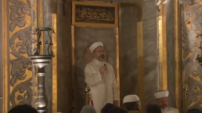 Ayasofya Camii’nde fetih programı! Ayasofya’da sabah namazını Ali Erbaş kıldırdı