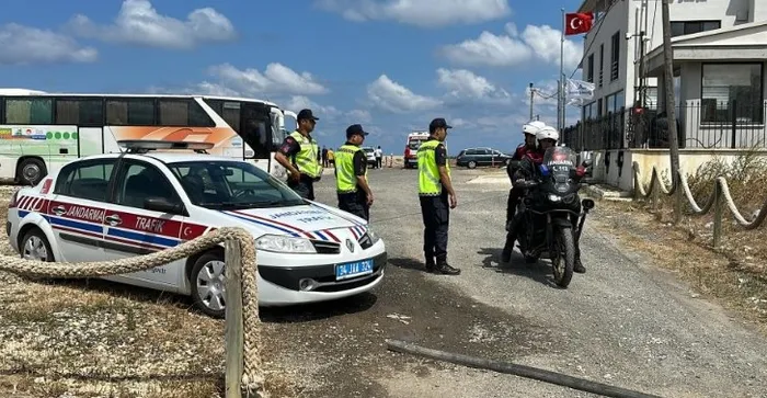 istanbulda-sahilde-panik-anlar-patlayici-dolu-jetski-ekipleri-alarma-gecirdi-sorusturma-baslatildi-1721924360469.jpg İstanbul Çatalca Sahili’nde Ukrayna'ya ait olduğu tahmin edilen patlayıcı madde yüklü jetski bulundu..