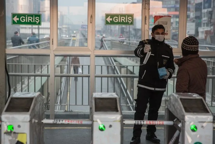 İstanbul’da toplu taşımada maskeli dönem başladı