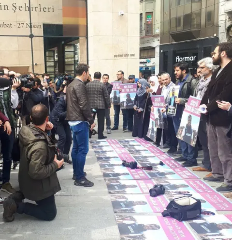 Filistinli gazetecinin vurulması protesto edildi