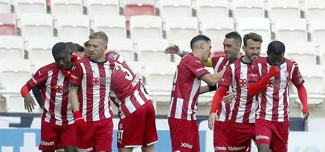 Sivasspor evinde geriden gelerek Öznur Kablo Yeni Malatyaspor’u mağlup etti: 2-1