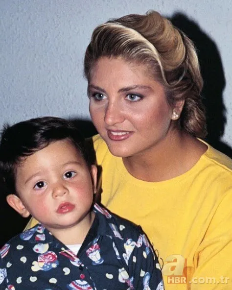 Hülya Avşar'ın kızı Zehra Çilingiroğlu sevgilisiyle görüntülendi! 12