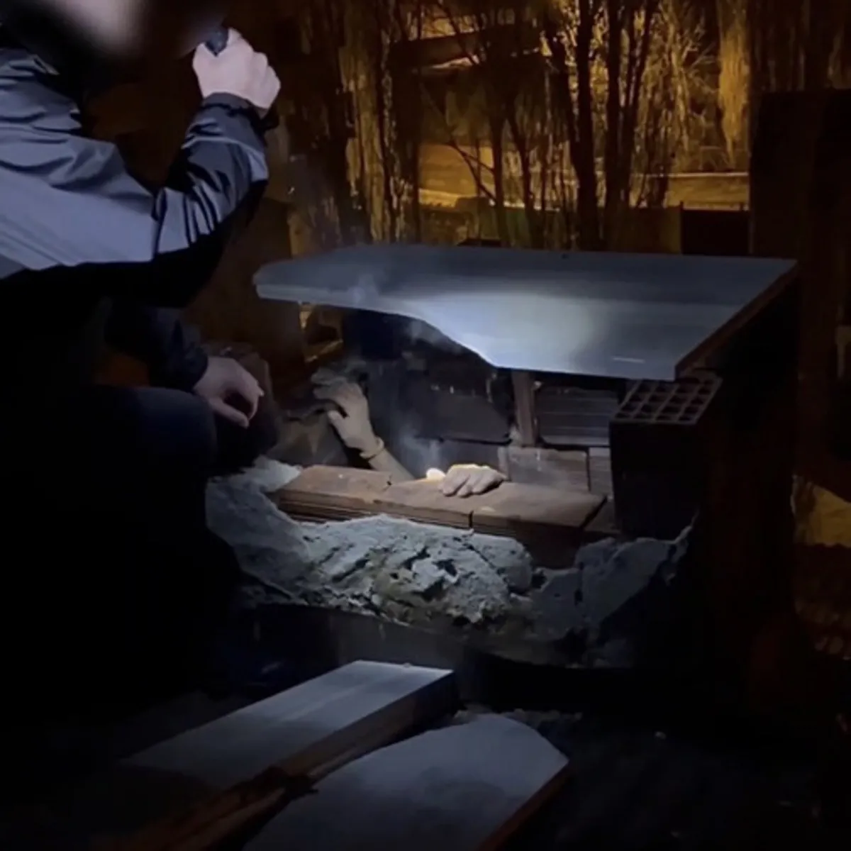 Ağrı'da Uyuşturucu Suçundan Aranan Hükümlü, Bacada Gizlenirken Yakalandı