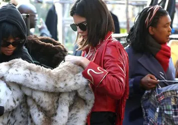Kendall Jenner semt pazarında