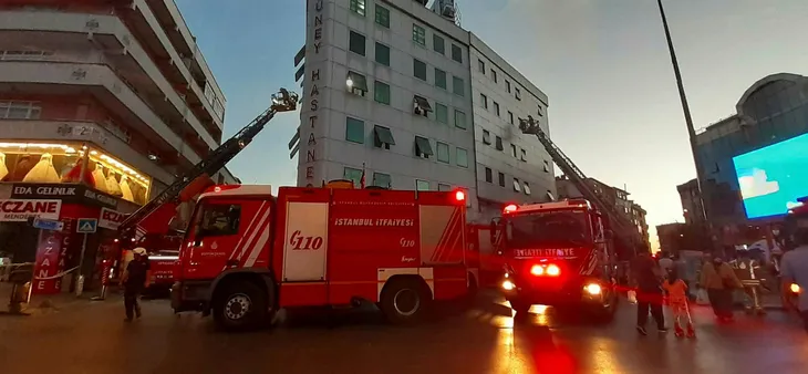 son-dakika-esenlerde-ozel-bir-hastanede-yangin-1595010234662.jpg Son dakika: Esenler'de özel bir hastanede yangın - 1
