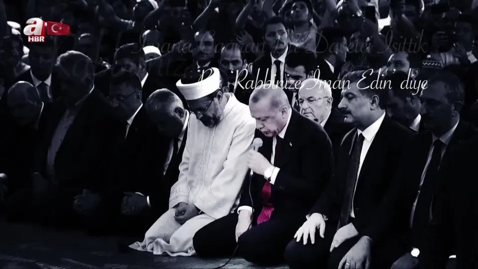 A Haber’den anlamlı mesaj! Başkan Erdoğan’ın Âl-i İmrân Sûresi okuduğu anlar yeni yıla girerken yayınlandı