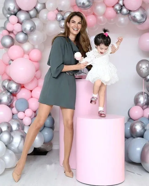 tulin-sahin-soyadi-davasini-kazandi-siena-leyla-artik-sahin-soyadini-tasiyacak-1772713346823.jpg Tülin Şahin davayı kazandı: Siena Leyla artık "Şahin" soyadını taşıyacak - 3