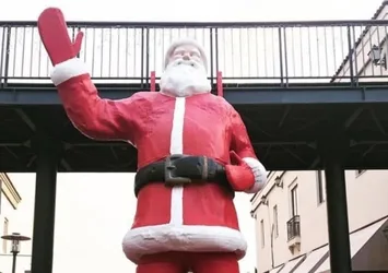 CHP'li belediyelerden heykel dikme yarışı!