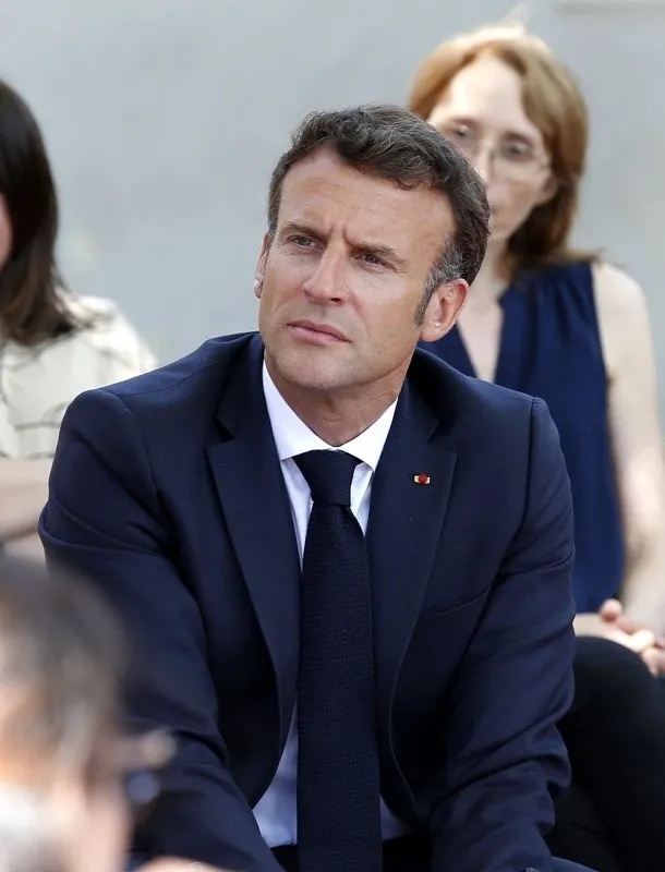 Fransa’da 10 haftada dördüncü defa sandık kuruluyor! Emmanuel Macron’un zor seçimi