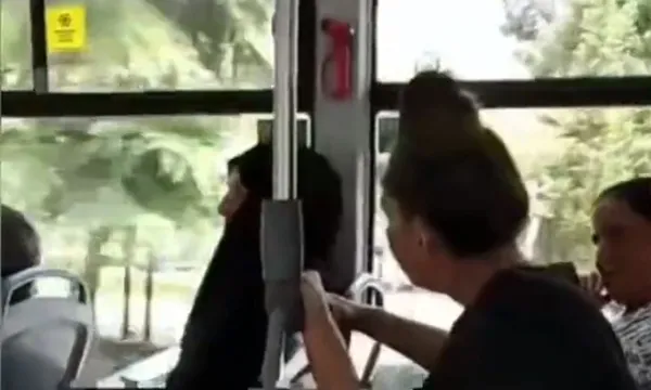 1692518876639.jpg İğrenç zihniyet! Kocaeli'de çarşaflı kadına yobaz kadından sözlü taciz: Peçeni al git buradan - 1
