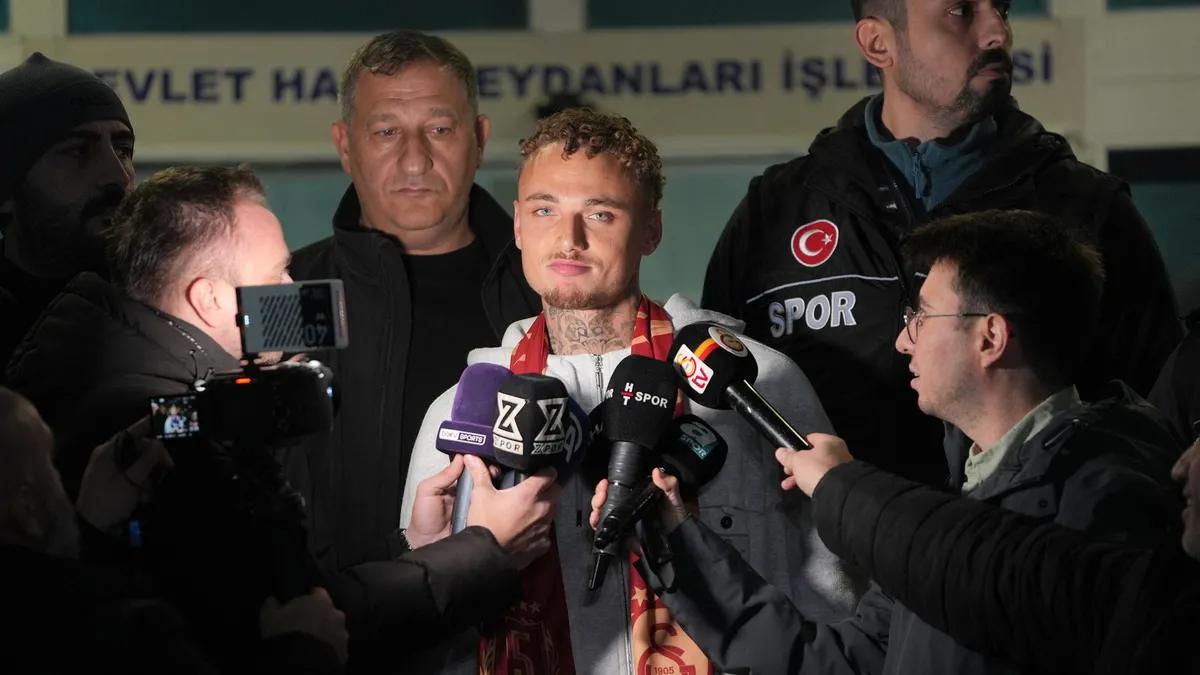 Galatasaray'ın yeni transferi Noa Lang İstanbul'da!