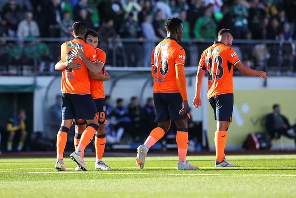 basaksehir-avantaji-kapti-breidablik-1-3-basaksehir-mac-sonucu-1659645749722.jpg Başakşehir avantajı kaptı! Breidablik 1-3 Başakşehir (MAÇ SONUCU) - 1