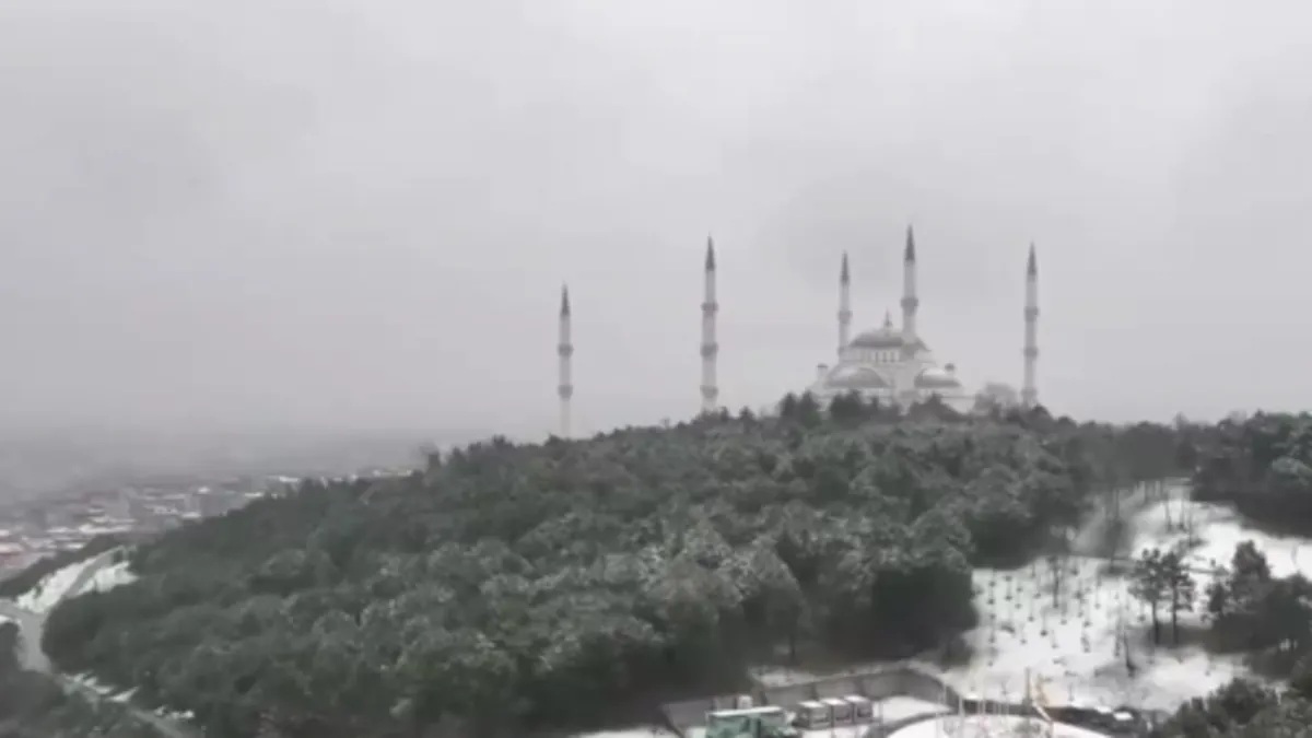 Kar altında İstanbul A Haber dron kamerasında