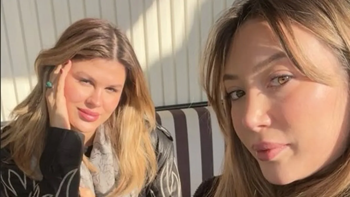 Mehmet Ali Erbil'in kızı ve eşi milyonluk araçla kaza yaptı