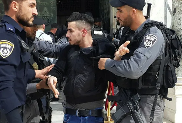 Son dakika: İsrail polisi, Mescid-i Aksa’nın imamlarına ve görevlilerine saldırdı - 1