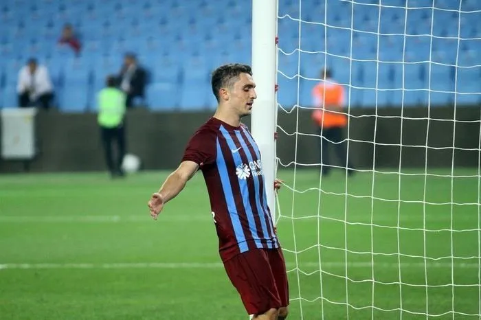Trabzonspor TL üzerinden sözleşme imzaladı; gözler diğer takımlarda