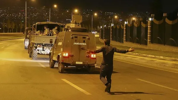 15 Temmuz gazisi İsmail Samet Mutlu’dan gururlandıran mesaj! Gözümüzü kırpmadan yine önlerine dikiliriz