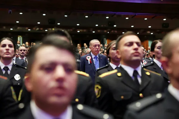 baskan-recep-tayyip-erdogandan-polis-akademisi-mezuniyet-toreninde-son-dakika-aciklamalari-1667322783292.jpg Başkan Erdoğan'dan Kılıçdaroğlu'nun uyuşturucu iddiasına sert tepki: Güvenlik güçlerimizi ucuz siyasi oyunlara meze yaptırmayız - 2