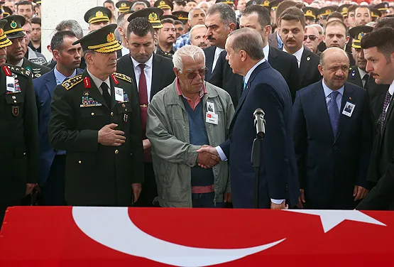 Şehit Yüzbaşı Murat Üçöz'ün intikamı alındı! Hakkari'de 4 PKK'lı öldürüldü - 1