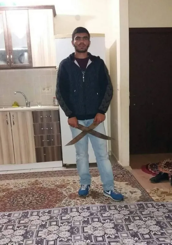 1624160946629.jpg Adana'da komşu dehşeti! Dikkat çeken fotoğrafı ortaya çıktı - 4