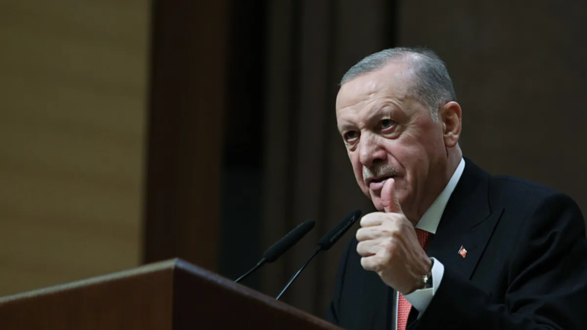 Başkan Erdoğan'dan kamu personeline uyarı: Görevi kötüye kullananların gözünün yaşına bakmayız