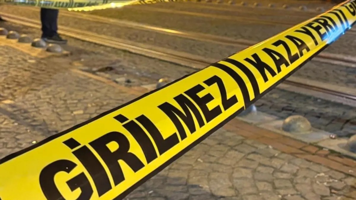 Eskişehir'de zincirleme kaza! 2 eski bakanın da aralarında olduğu 8 kişi yaralandı