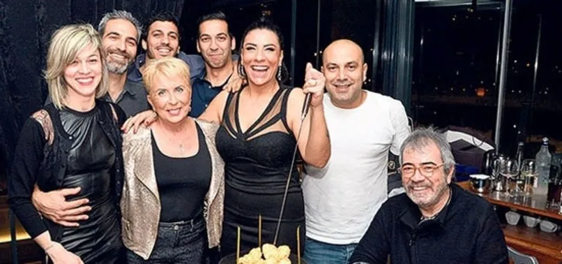 Isin Karaca Demet Akalin I Topa Tuttu A Haber Son Dakika Magazin Haberleri