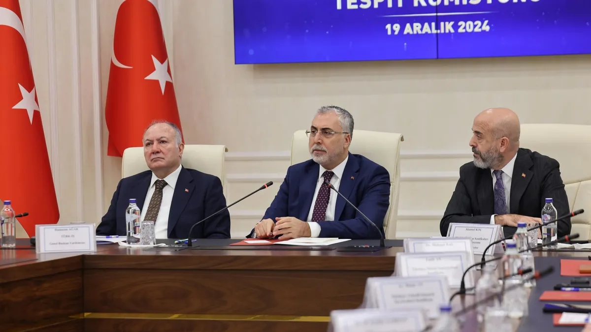 Asgari ücret ne kadar olacak? TÜRK-İŞ'in talebini açıkladı! İşverenin teklif edeceği rakam...