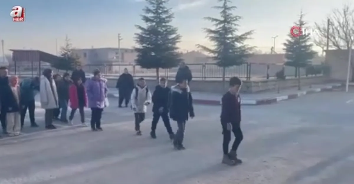 Öğrencilere 'şekerli' karşılama