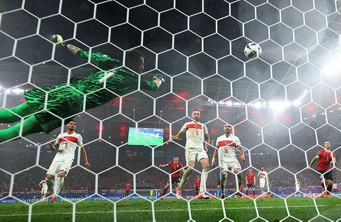 Merih Demiral’dan bozkurt işaretli sevinç! Sebebini açıkladı