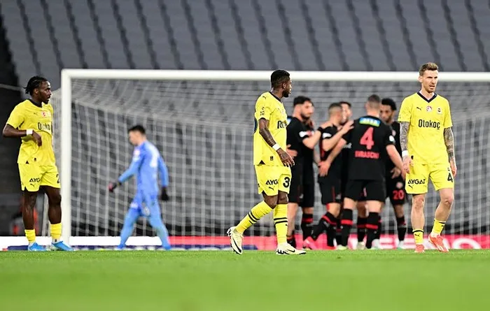 Fenerbahçe’ye ikinci yarıda gümrük izni! Fatih Karagümrük 1-2 Fenerbahçe MAÇ SONUCU