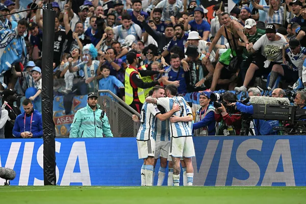 Futbol uzaylısı Messi iş başında! Hem attı hem attırdı kupaya göz kırptı! Arjantin 3-0 Hırvatistan MAÇ SONUCU
