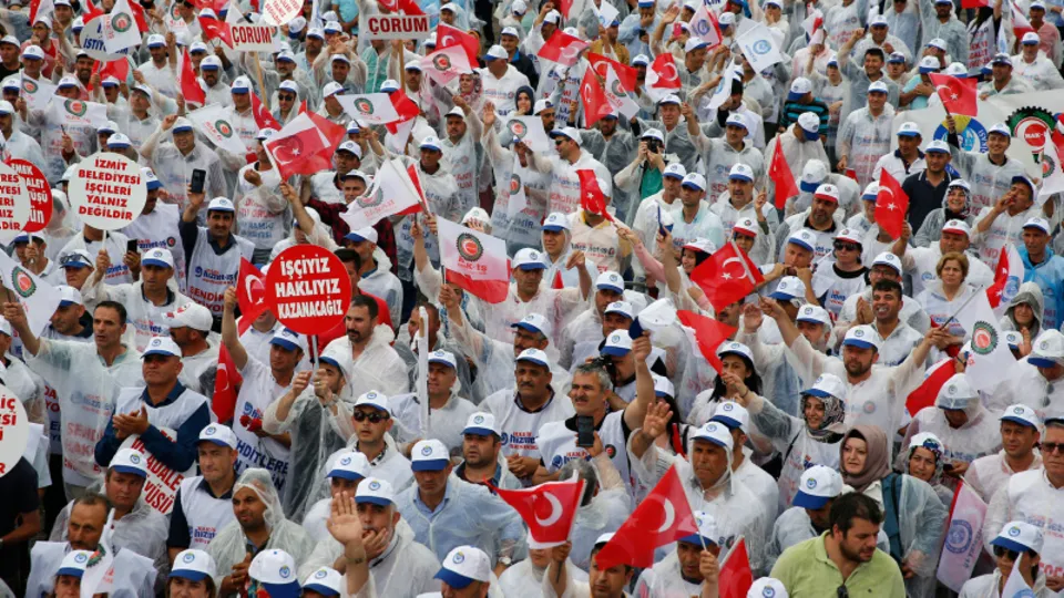 CHP işçilerden kaçtı!