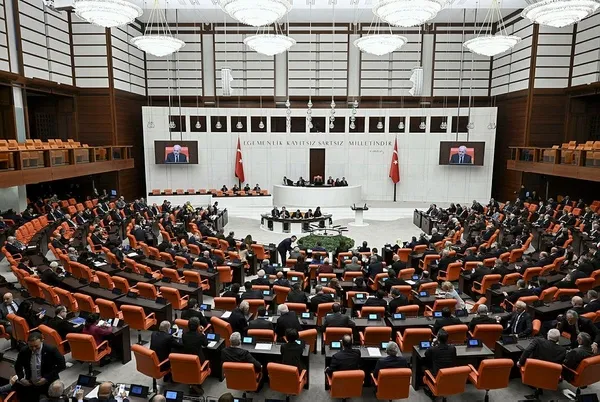 tbmmde-terorle-mucadele-oturumu-pes-pese-flas-aciklamalar-1705410553288.jpeg TBMM'de "terörle mücadele" oturumu! Peş peşe flaş açıklamalar! 'Teröre karşı bildiri' konulu TBMM Tezkeresi kabul edildi - 6