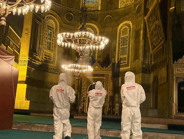 Ayasofya Camii dezenfekte edildi - 3