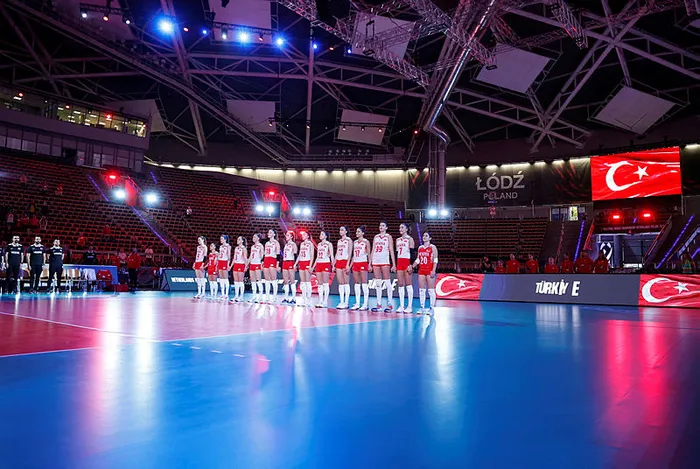 Son dakika: FIVB Dünya Şampiyonası'nda Türkiye A Milli Kadın Voleybol Takımı Kanada'yı yendi - 2